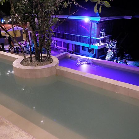 Mad Monkey Siquijor Hostel Bagian luar foto