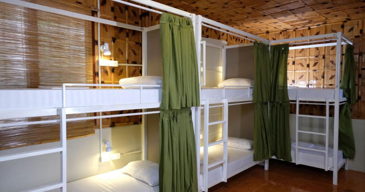 Mad Monkey Siquijor Hostel Bagian luar foto