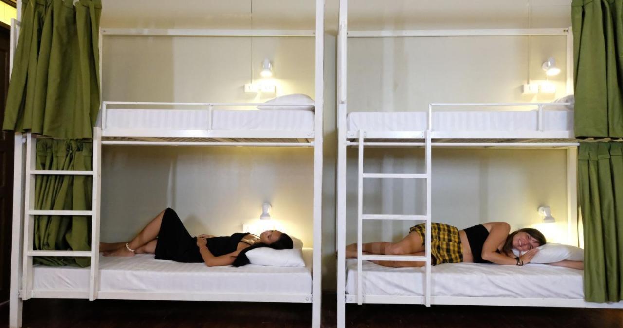 Mad Monkey Siquijor Hostel Bagian luar foto