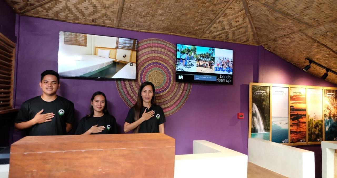 Mad Monkey Siquijor Hostel Bagian luar foto