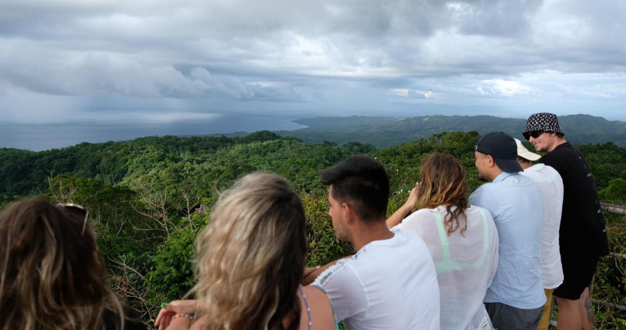 Mad Monkey Siquijor Hostel Bagian luar foto
